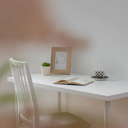 Baildona Bright With Balcony & Parking By Renters Appartement