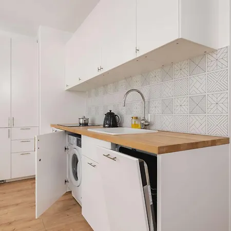 Baildona Bright With Balcony & Parking By Renters Appartamento *