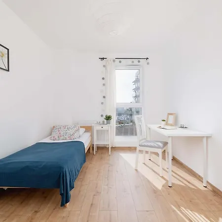 Baildona Bright With Balcony & Parking By Renters *