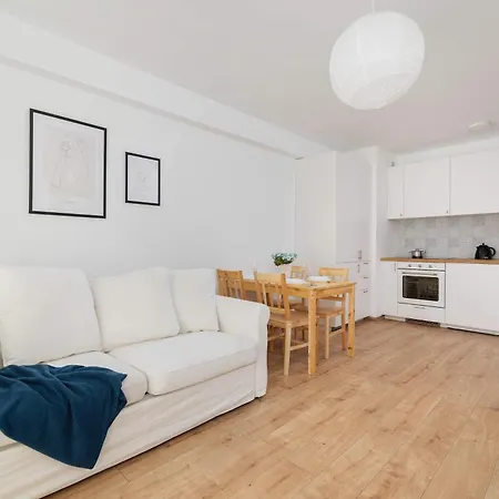 Apartment Baildona Bright With Balcony & Parking By Renters *