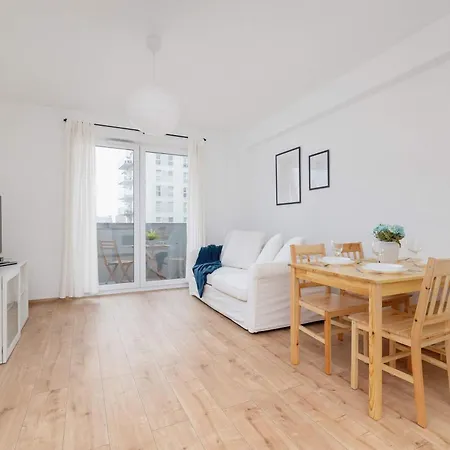 Baildona Bright With Balcony & Parking By Renters * Kattowitz