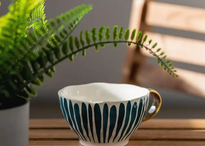 Baildona Bright With Balcony & Parking By Renters Apartment