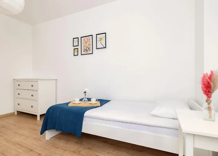 Baildona Bright With Balcony & Parking By Renters Apartman Katowice